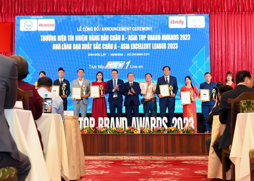 Chương trình Top Brand Awards 2023 cùng sự tham gia của đại diện doanh nghiệp và doanh nhân VCC Sealant Sản xuất phân phối keo silicone và chất kết dính chuyên nghiệp Chương trình Top Brand Awards 2023 cùng sự tham gia của đại diện doanh nghiệp và doanh nhân