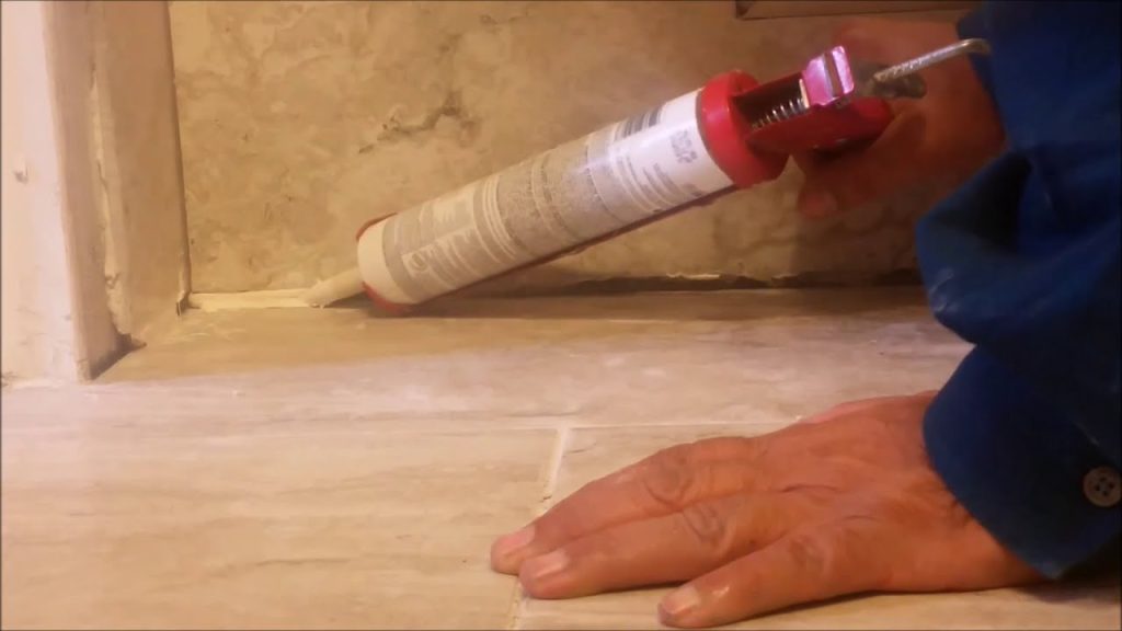 Sử dụng keo silicone VCC để bịt kín khe hở giữa chân tường và sàn nhà VCC Sealant Sản xuất phân phối keo silicone và chất kết dính chuyên nghiệp Sử dụng keo silicone VCC để bịt kín khe hở giữa chân tường và sàn nhà