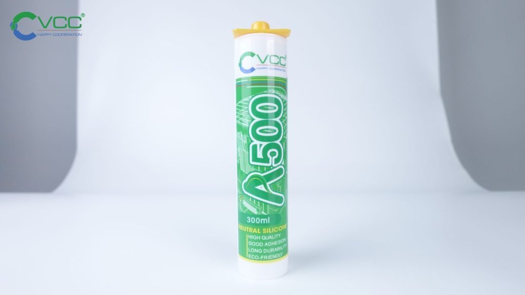 Dùng miếng nhựa chà ron làm nắp đậy giúp bảo quản chai keo VCC Sealant Sản xuất phân phối keo silicone và chất kết dính chuyên nghiệp Dùng miếng nhựa chà ron làm nắp đậy giúp bảo quản chai keo