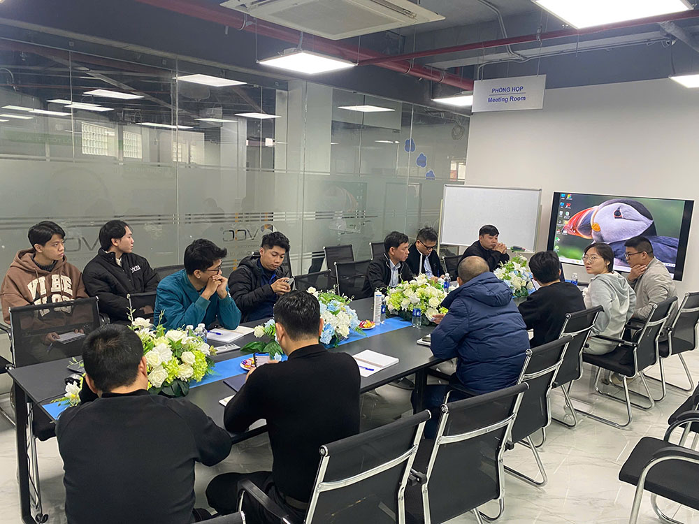 Đại diện Yuwang sang thăm là làm việc tại văn phòng VCC VCC Sealant Sản xuất phân phối keo silicone và chất kết dính chuyên nghiệp Đại diện Yuwang sang thăm là làm việc tại văn phòng VCC
