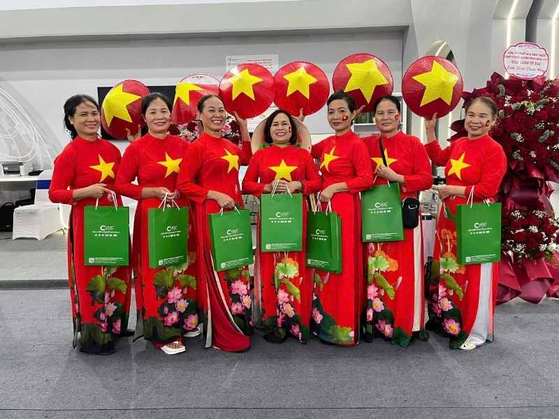 Bên cạnh những hoạt động tương tác, khách tham quan còn nhận được những món quà nhỏ từ VCC