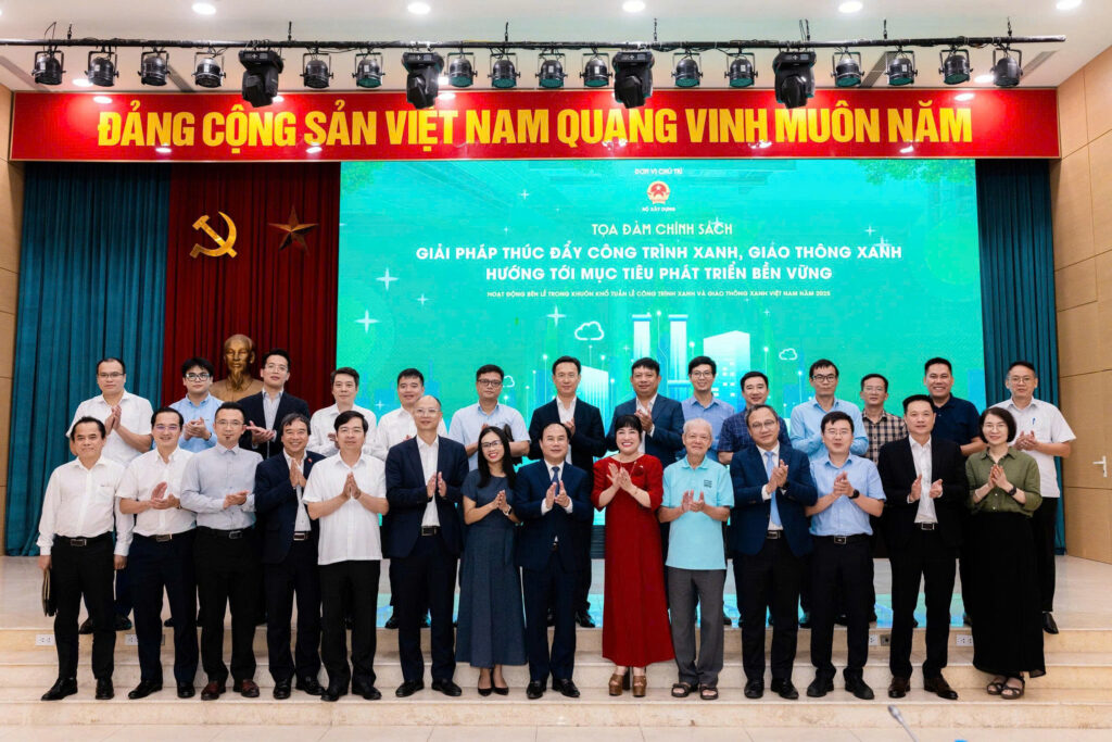 Đại diện VCC tại Tọa Đàm VCC Sealant Sản xuất phân phối keo silicone và chất kết dính chuyên nghiệp Đại diện VCC tại Tọa Đàm