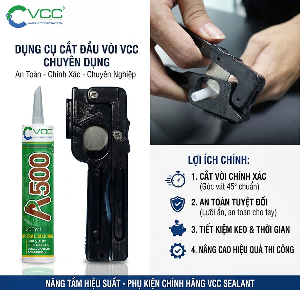Dụng cụ cắt đầu vòi keo VCC - Giải pháp thi công nhanh, gọn, chính xác. » VCC Sealant - Sản xuất, phân phối keo silicone và chất kết dính chuyên nghiệp Hình ảnh Thợ Thi Công Sử Dụng Dụng Cụ Cắt đầu Vòi Keo Vcc Chuyên Dụng để Cắt Vát Góc 45 độ Cho Chai Keo Silicone Vcc A500 Trên Công Trình Thực Tế Giúp đường Ron đều đẹp Và an Toàn