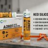 Ảnh Chụp Sản Phẩm Keo Silicone Axit Vcc A260 Gồm Chai Keo Thùng đóng Gói Và Súng Bắn Keo Trên Nền Workshop Mờ  Vcc Sealant   Sản Xuất Phân Phối Keo Silicone Và Chất Kết Dính Chuyên Nghiệp