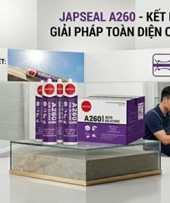 Thợ thi công đang sử dụng súng bắn keo Japseal A260 để chống thấm phòng tắm và dán kính bể cá, thể hiện độ bám dính cực mạnh trên nhiều bề mặt.