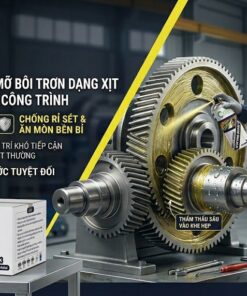 Kỹ thuật viên đang sử dụng mỡ bôi trơn dạng xịt LV-3 gốc Lithium để bảo trì bánh răng công nghiệp, giúp chống rỉ sét và giảm ma sát hiệu quả.