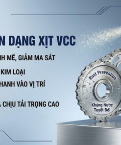 Ảnh chai mỡ bôi trơn dạng xịt VCC LV-3 đang phun mỡ lên bánh răng kim loại, minh họa tính năng bôi trơn mạnh mẽ, chống rỉ sét và chịu tải trọng cao.