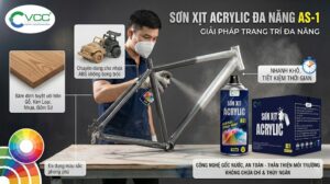 Nhân viên kỹ thuật đang thi công sơn xịt Acrylic AS 1 của VCC lên khung xe đạp, minh họa khả năng bám dính trên kim loại, nhựa ABS và gỗ.