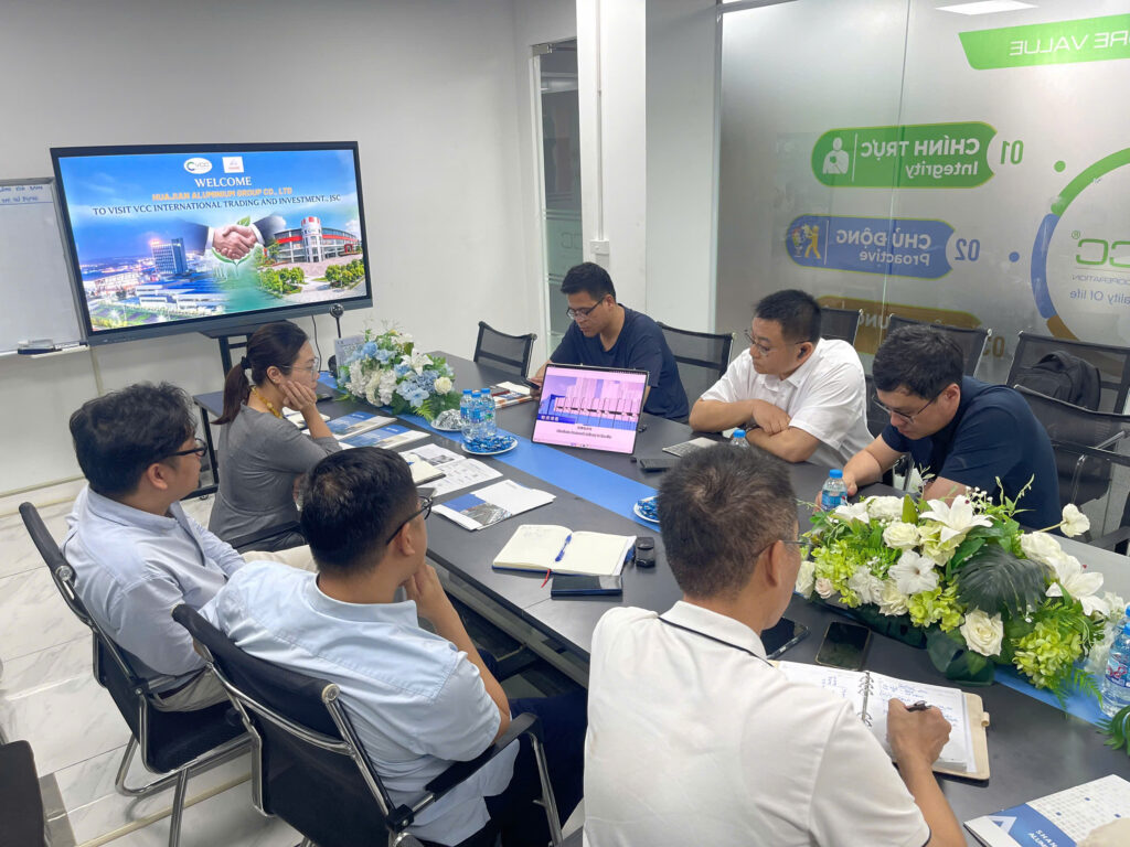 Các Chuyên Gia Thảo Luận Kỹ Thuật Tại Văn Phòng Khi Vcc Hợp Tác Với Huajian để Triển Khai Giải Pháp  Vcc Sealant   Sản Xuất Phân Phối Keo Silicone Và Chất Kết Dính Chuyên Nghiệp