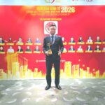 Nguyễn Văn Thành Chủ Tịch Vcc Cầm Cúp Tại Diễn đàn Kinh Tế Châu Á   Thái Bình Dương 2026  Vcc Sealant   Sản Xuất Phân Phối Keo Silicone Và Chất Kết Dính Chuyên Nghiệp