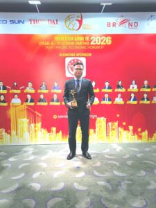 Nguyễn Văn Thành Chủ Tịch Vcc Cầm Cúp Tại Diễn đàn Kinh Tế Châu Á   Thái Bình Dương 2026  Vcc Sealant   Sản Xuất Phân Phối Keo Silicone Và Chất Kết Dính Chuyên Nghiệp