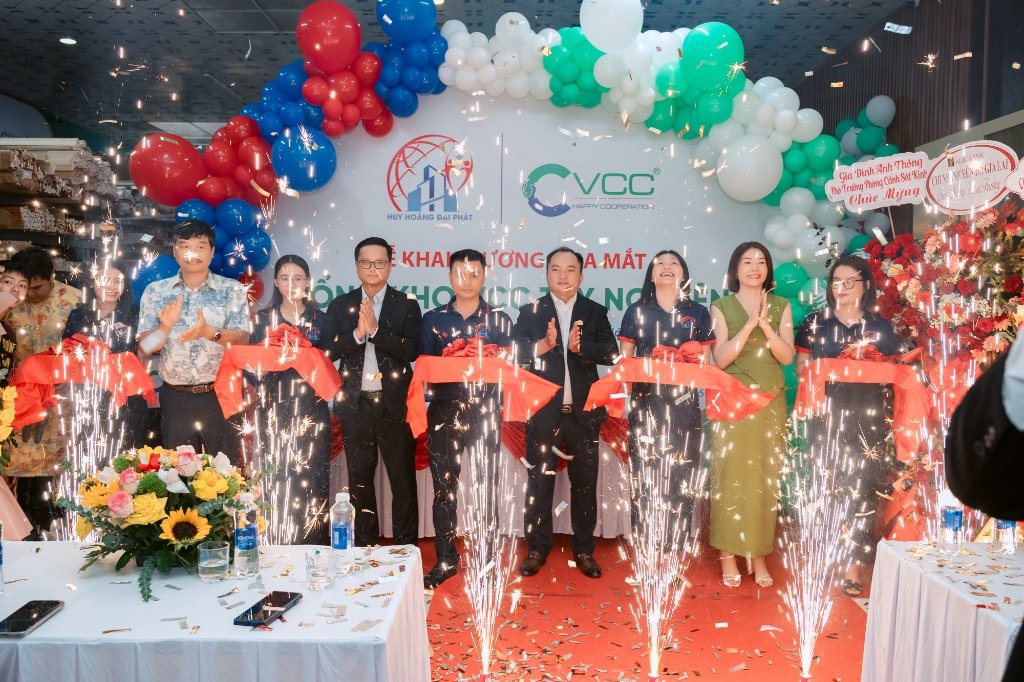 Nghi thức cắt băng khánh thành tổng kho VCC tại Tây Nguyên – VCC Sealant - Sản xuất, phân phối keo silicone và chất kết dính chuyên nghiệp Ban Lãnh đạo Vcc Và Công Ty Huy Hoàng Đại Phát Cùng Thực Hiện Nghi Thức Cắt Băng Khánh Thành Trang Trọng Chính Thức Ra Mắt Tổng Kho Vcc Tại Tây Nguyên Vcc Sealant Sản Xuất Phân Phối Keo Silicone Và Chất Kết Dính Chuyên Nghiệp