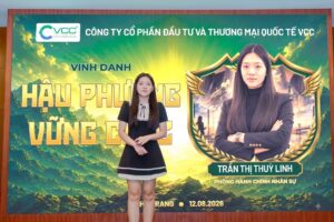 Tuyên dương cá nhân xuất sắc hạng mục Hậu phương vững chắc trong đêm Gala Dinner team building VCC